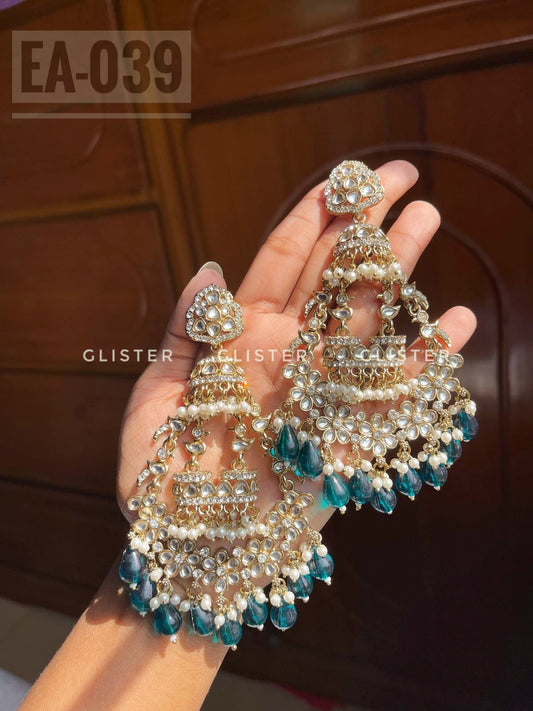 Traditional gold-toned earrings – Earrings EA-039